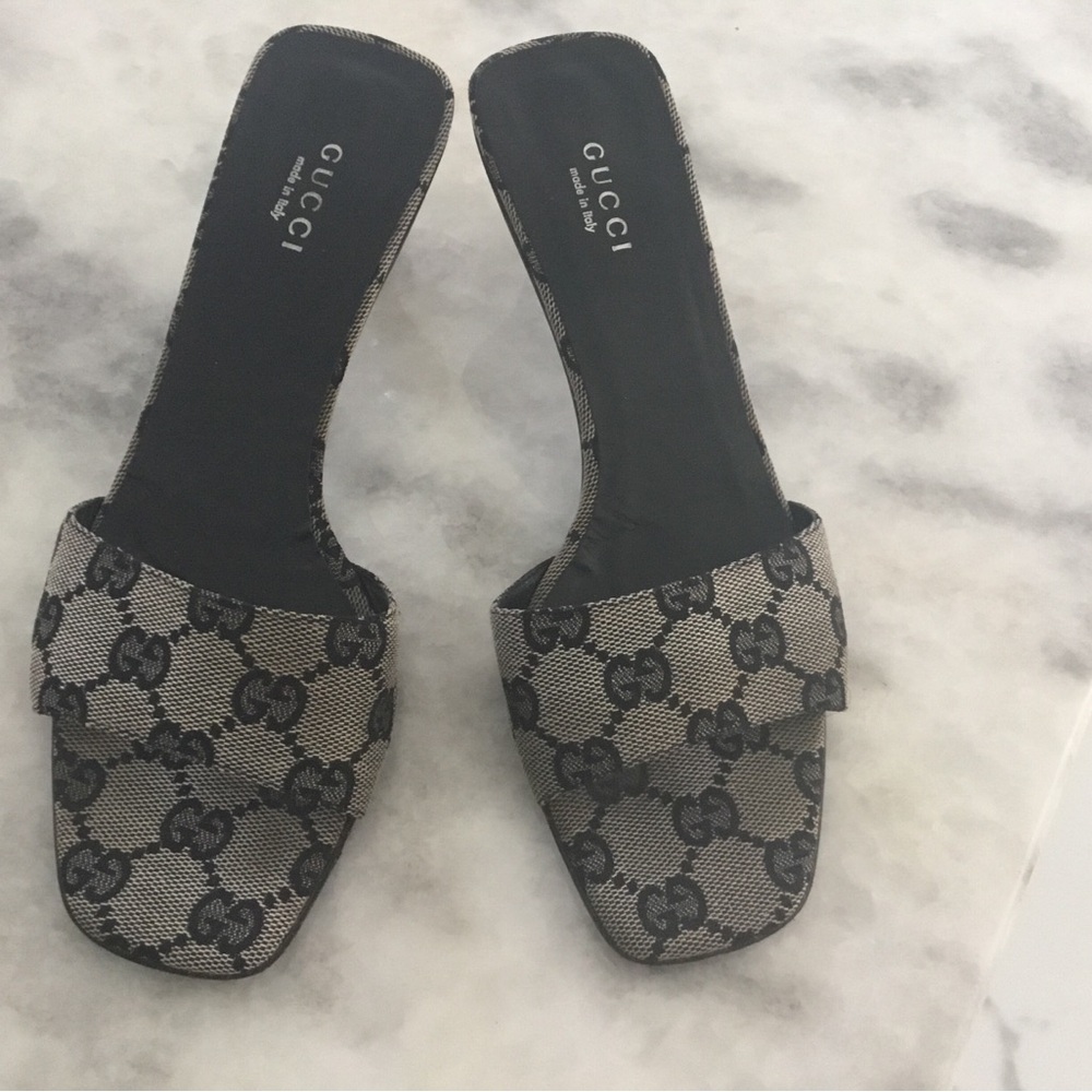 Gucci Black monogram kitten heels